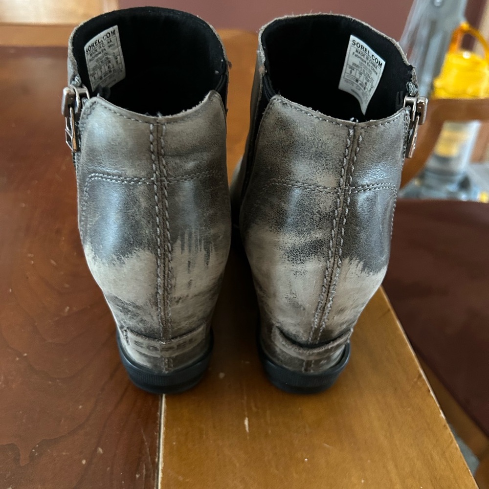 Sorel Distressed Gray Ankle Boots